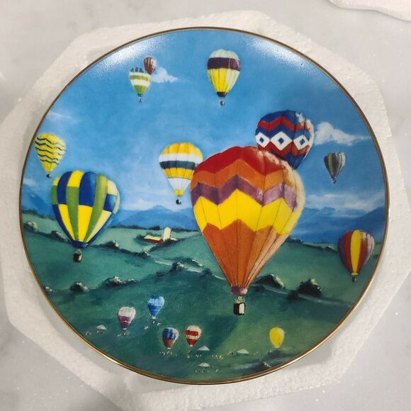 "The Sky's The Limit" - Hot Air Balloon Porcelain Collector Plate - 1997 - Picture 1 of 2